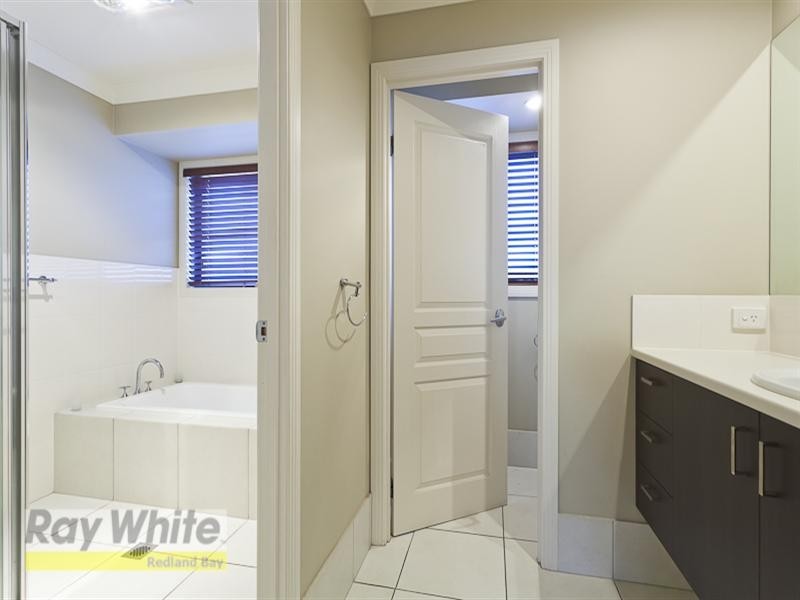 39 Riverside Place, Windaroo QLD 4207