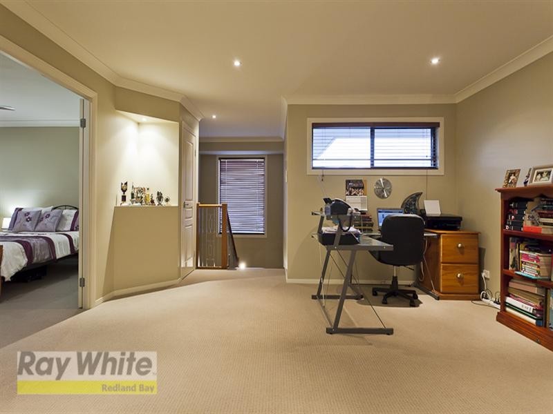 39 Riverside Place, Windaroo QLD 4207