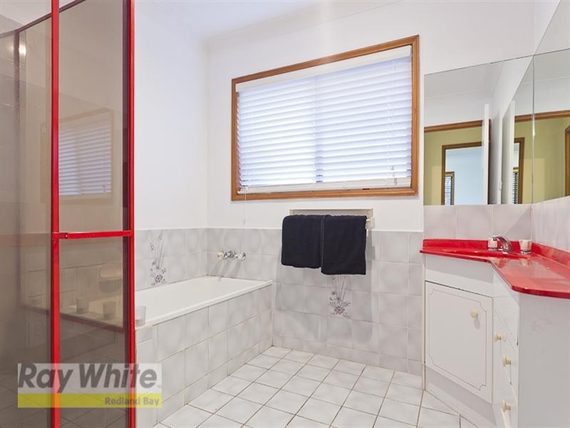 50 Whitehall Avenue, Birkdale QLD 4159