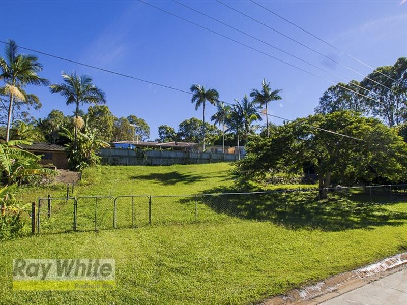 17 Pear Street, Redland Bay QLD 4165