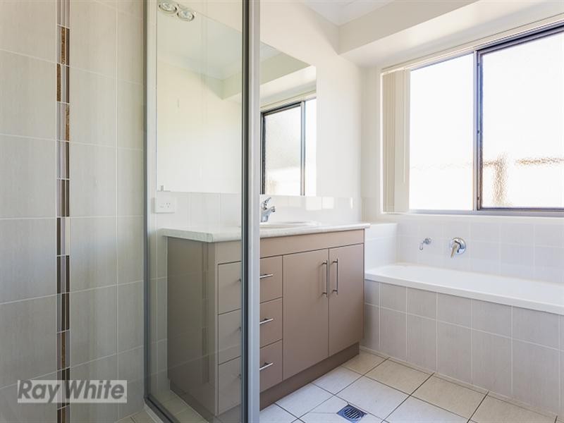 27a Pine Terrace, Redland Bay QLD 4165