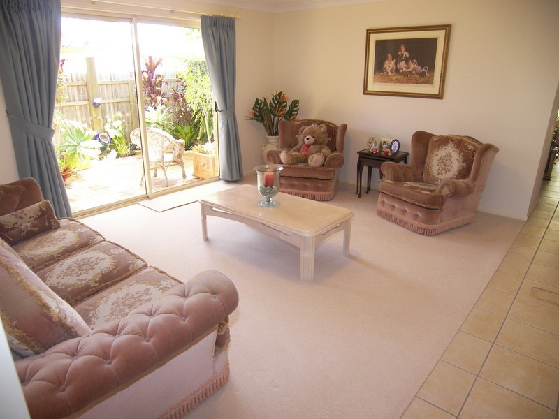 8 Spinnaker ct., Redland Bay QLD 4165