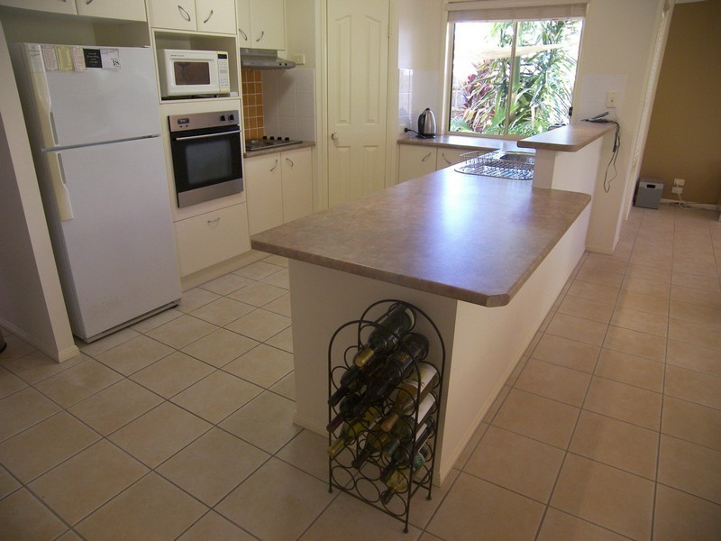 8 Spinnaker ct., Redland Bay QLD 4165