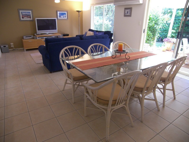 8 Spinnaker ct., Redland Bay QLD 4165