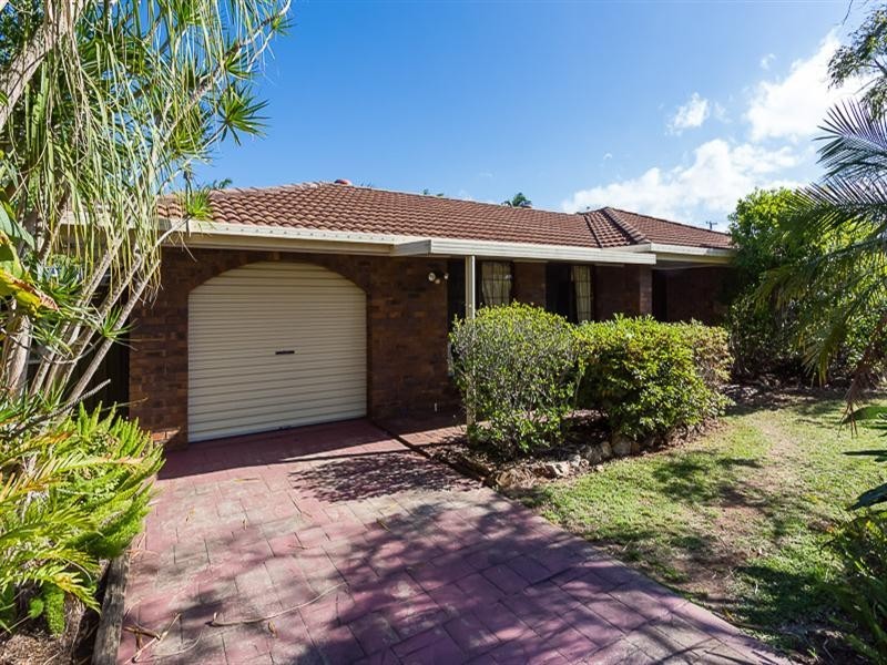 18 Bay Street, Redland Bay QLD 4165