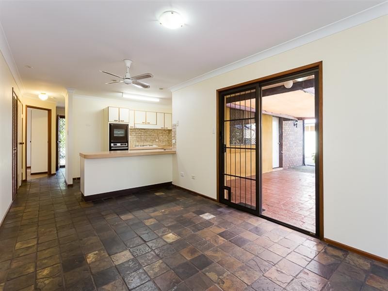 18 Bay Street, Redland Bay QLD 4165