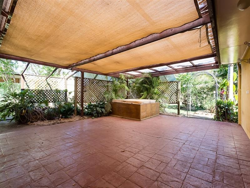 18 Bay Street, Redland Bay QLD 4165