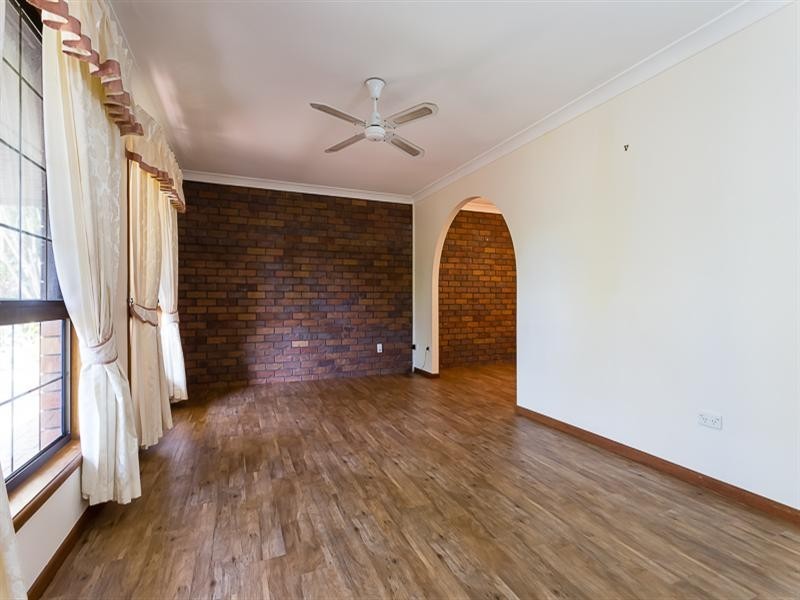 18 Bay Street, Redland Bay QLD 4165