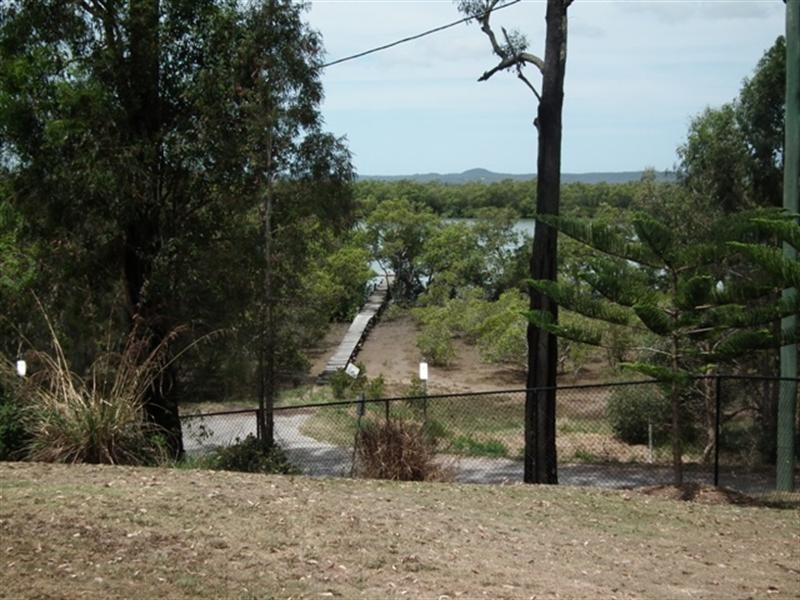 6 Albert Street, Redland Bay QLD 4165