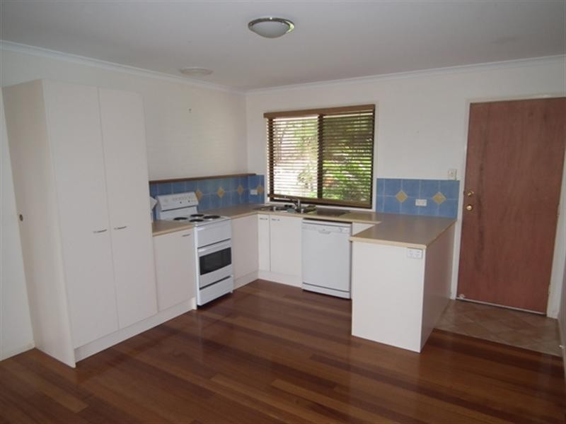 6 Albert Street, Redland Bay QLD 4165