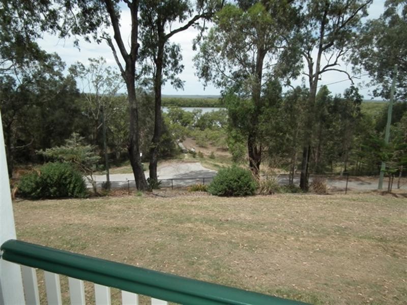 6 Albert Street, Redland Bay QLD 4165