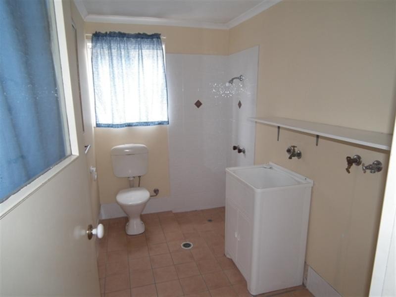 6 Albert Street, Redland Bay QLD 4165