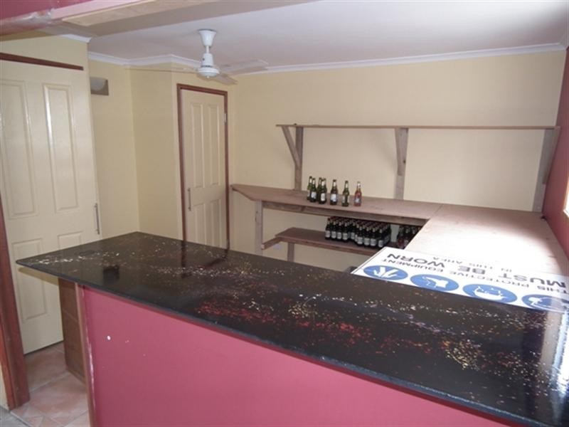 6 Albert Street, Redland Bay QLD 4165