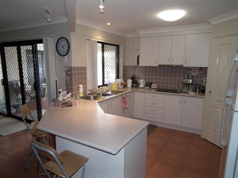 11 Emperor Drive, Redland Bay QLD 4165