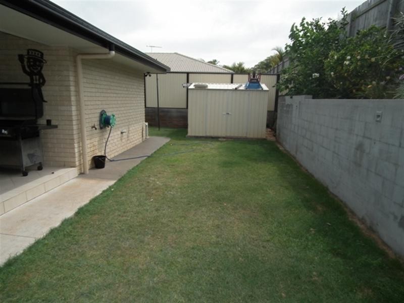 3 Bluefin Court, Redland Bay QLD 4165
