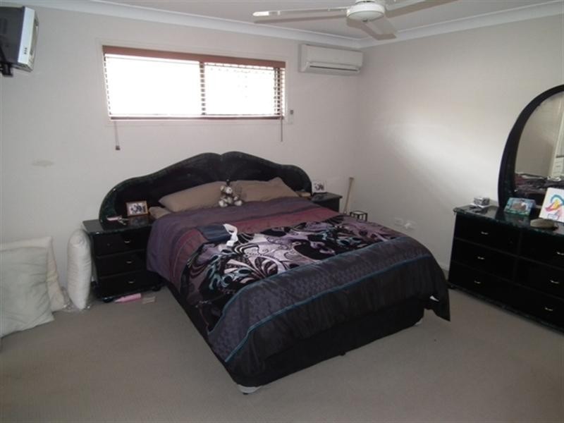 3 Bluefin Court, Redland Bay QLD 4165