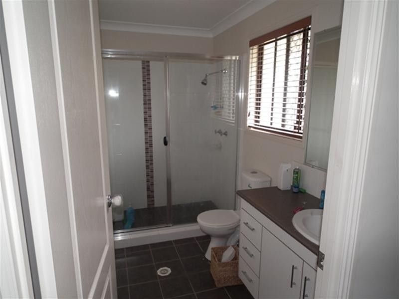 3 Bluefin Court, Redland Bay QLD 4165