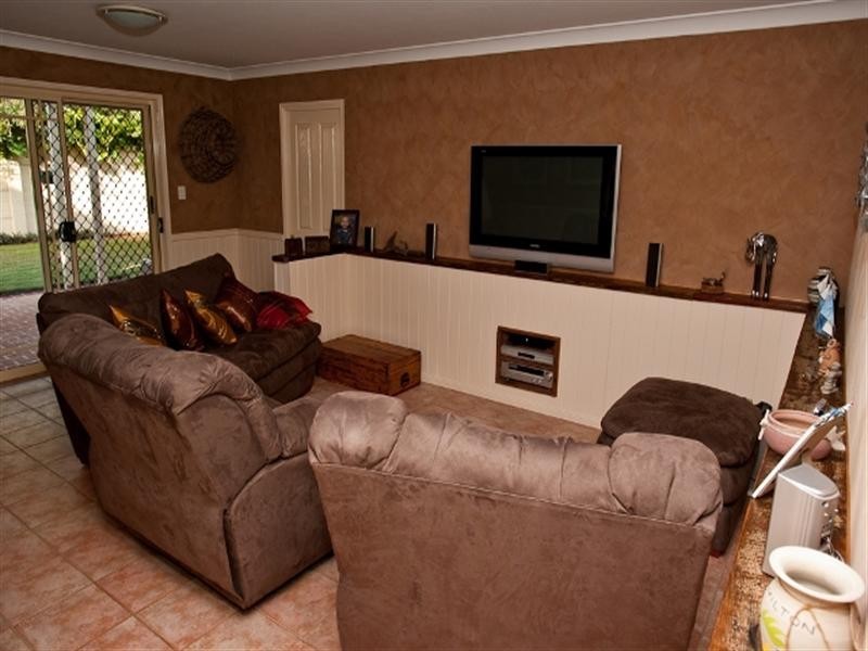 3 Sandra Court, Redland Bay QLD 4165