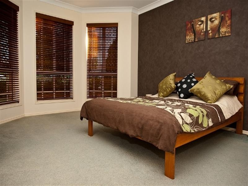 3 Sandra Court, Redland Bay QLD 4165