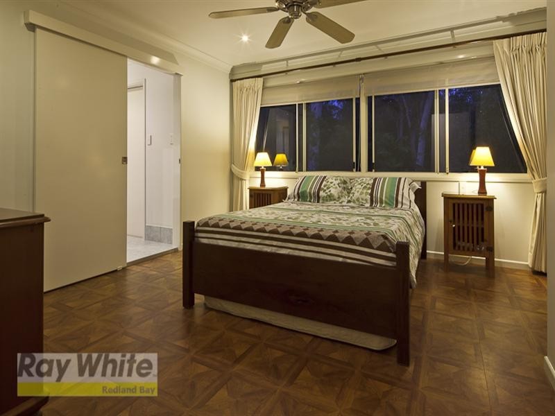 136 Orchard Road, Redland Bay QLD 4165