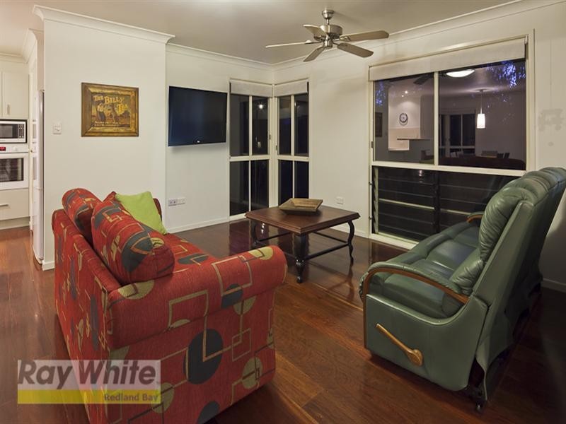 136 Orchard Road, Redland Bay QLD 4165