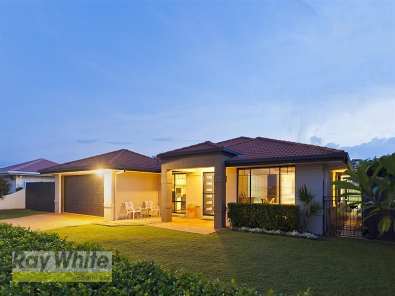 14 Moores Road, Redland Bay QLD 4165