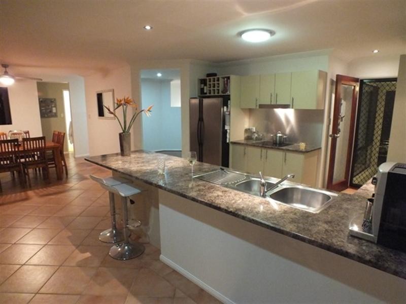 14 Moores Road, Redland Bay QLD 4165