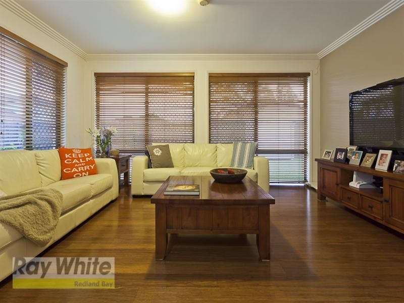 14 Moores Road, Redland Bay QLD 4165