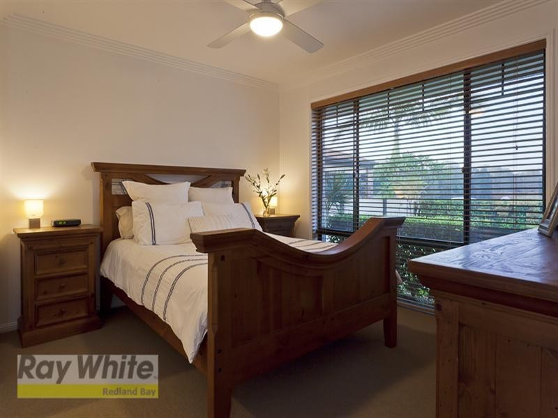 14 Moores Road, Redland Bay QLD 4165