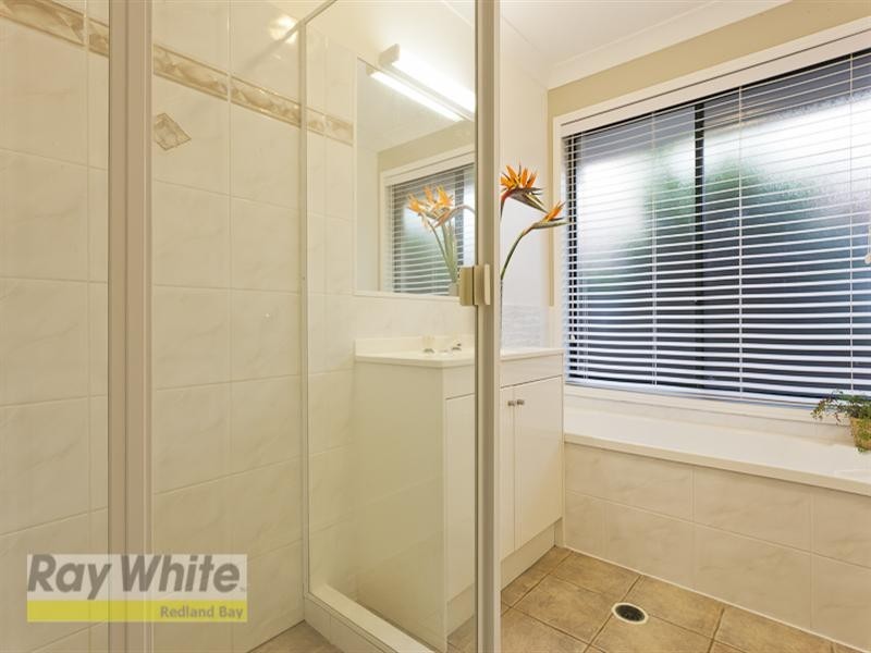 14 Moores Road, Redland Bay QLD 4165