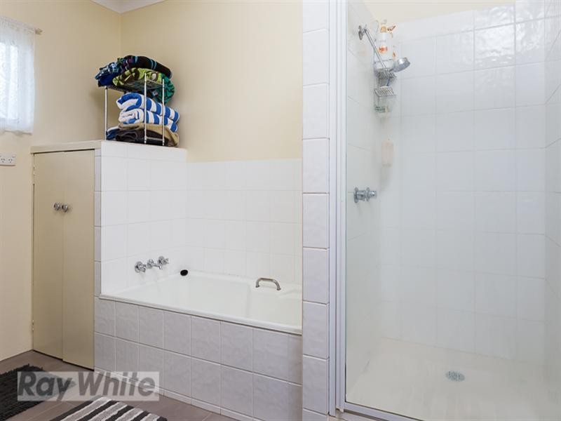 25 Holly Road, Victoria Point QLD 4165