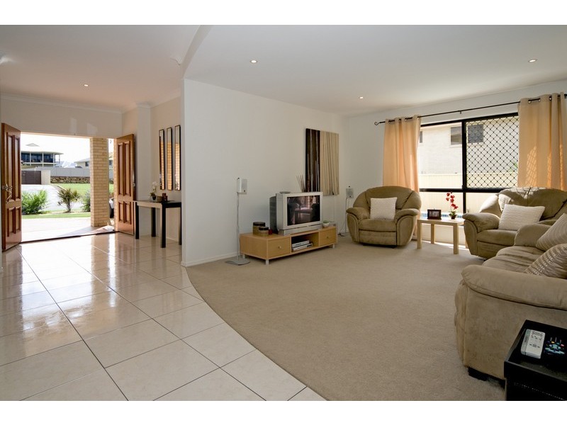 72 Penzance Drive, Redland Bay QLD 4165