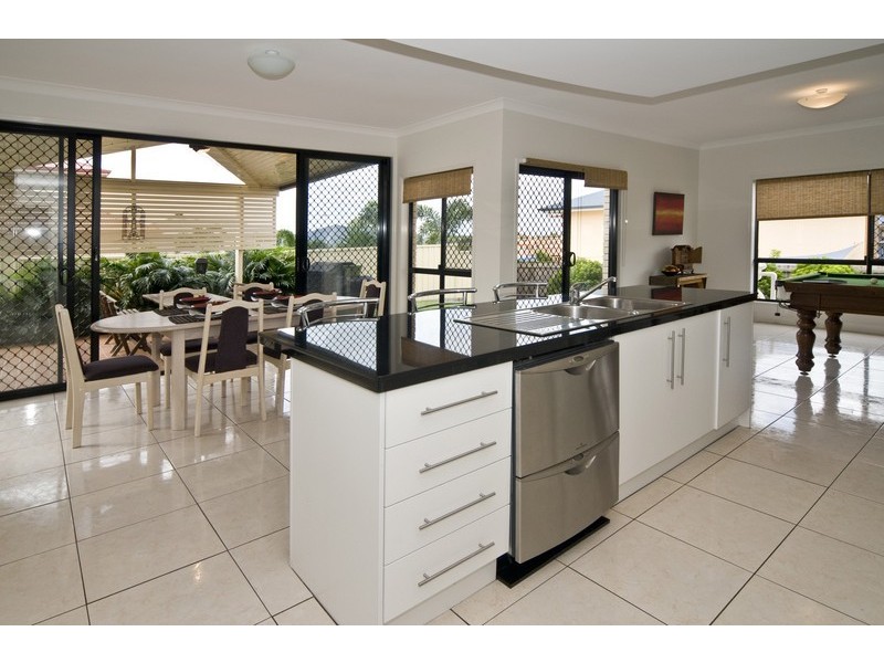 72 Penzance Drive, Redland Bay QLD 4165