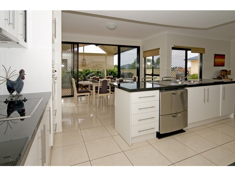 72 Penzance Drive, Redland Bay QLD 4165