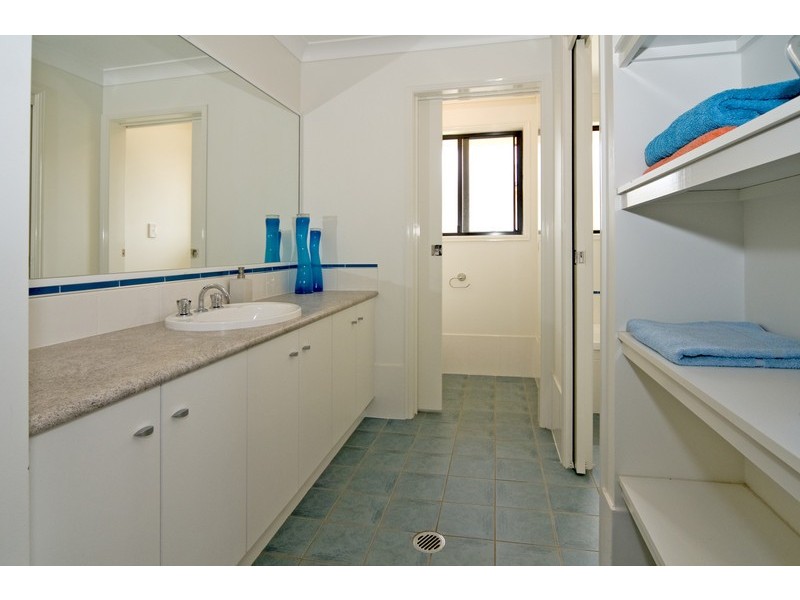 72 Penzance Drive, Redland Bay QLD 4165
