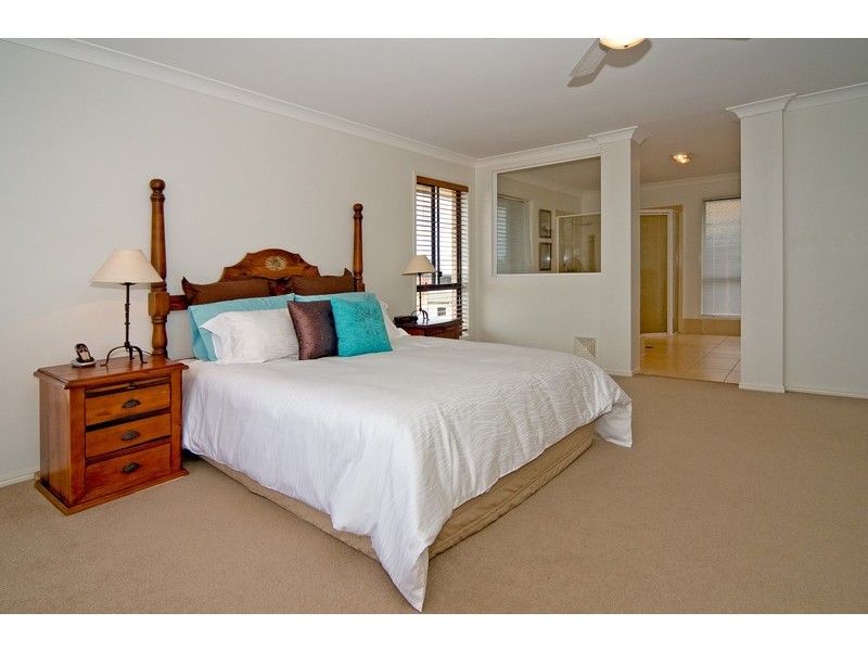 72 Penzance Drive, Redland Bay QLD 4165