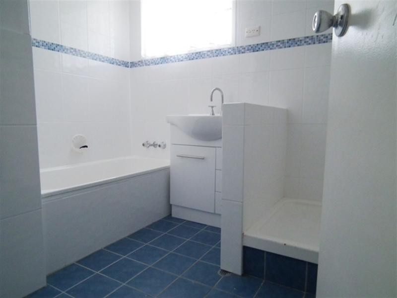 16 Oakland Street, Redland Bay QLD 4165