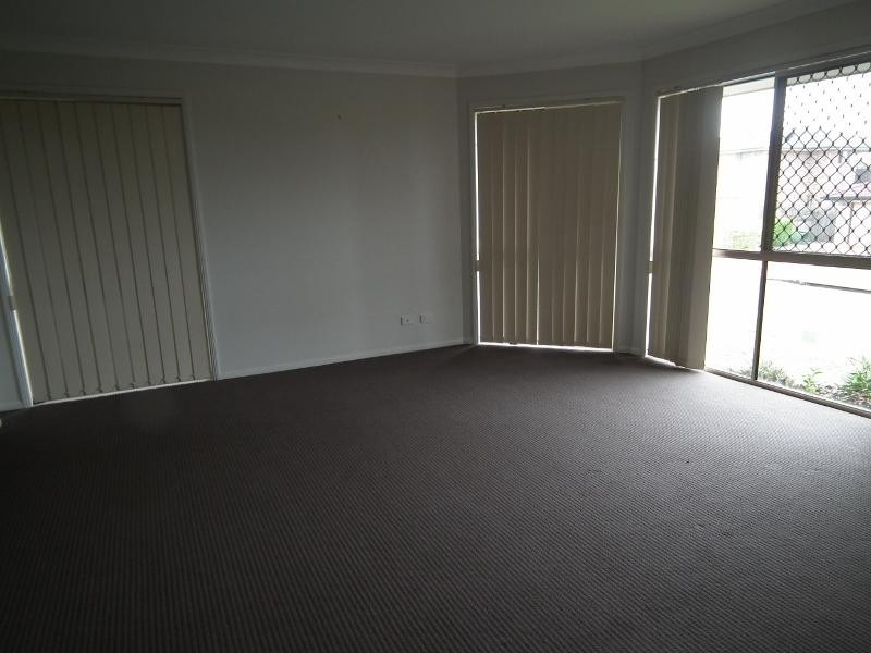 4 Lindeman Place, Redland Bay QLD 4165