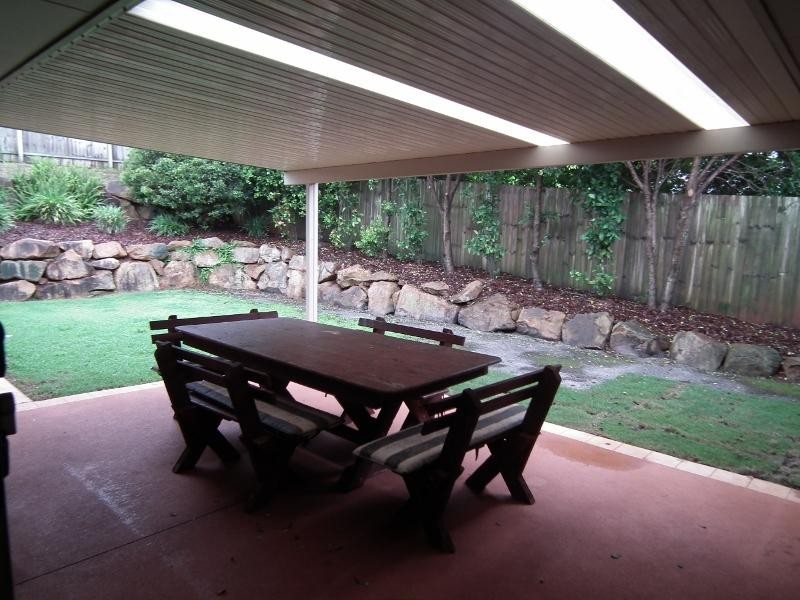 4 Lindeman Place, Redland Bay QLD 4165