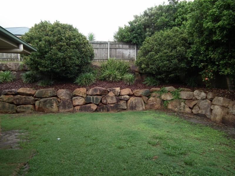 4 Lindeman Place, Redland Bay QLD 4165