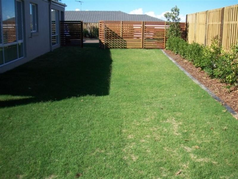 19 Aqua Crescent, Redland Bay QLD 4165