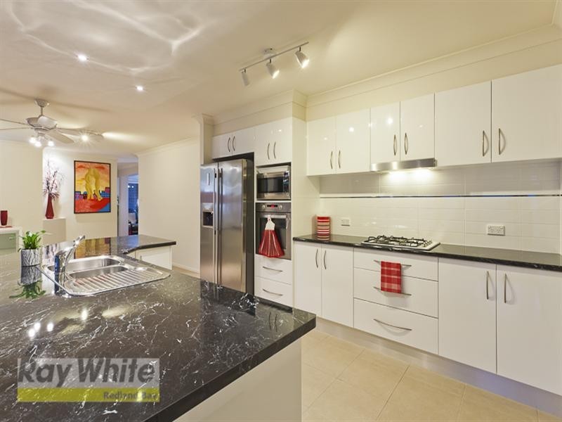 1 Mervyn Crescent, Redland Bay QLD 4165