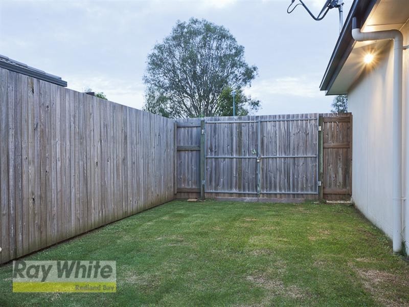 1 Mervyn Crescent, Redland Bay QLD 4165