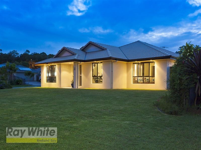 1 Mervyn Crescent, Redland Bay QLD 4165