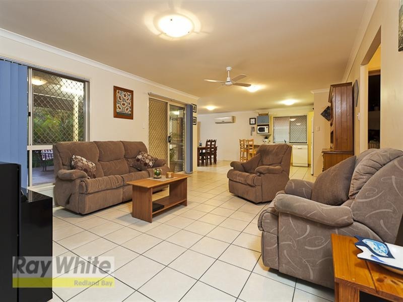 3 Portland Parade, Redland Bay QLD 4165