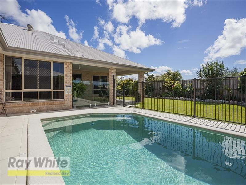 15 Forrest Street, Redland Bay QLD 4165