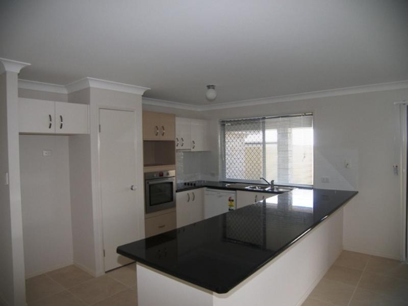 60 Ebony Crescent, Redland Bay QLD 4165