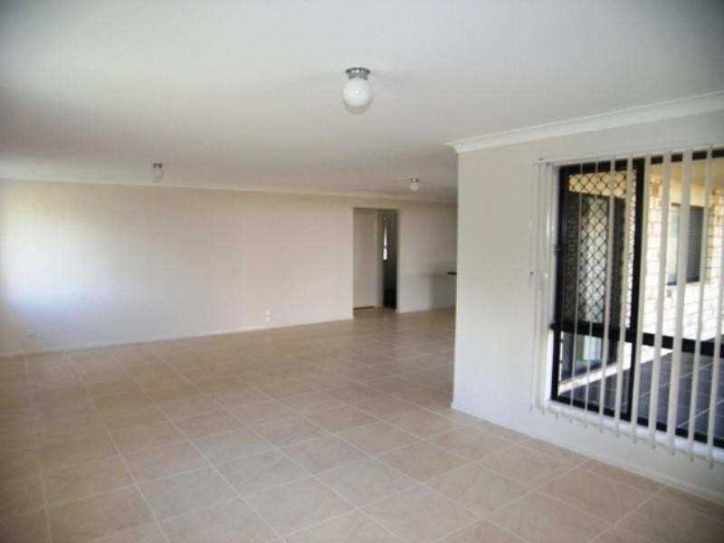 60 Ebony Crescent, Redland Bay QLD 4165