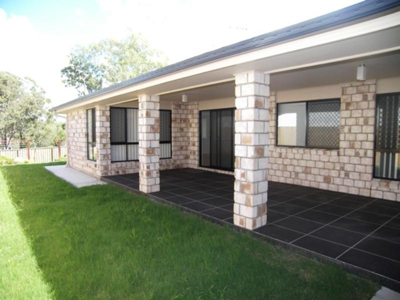 60 Ebony Crescent, Redland Bay QLD 4165