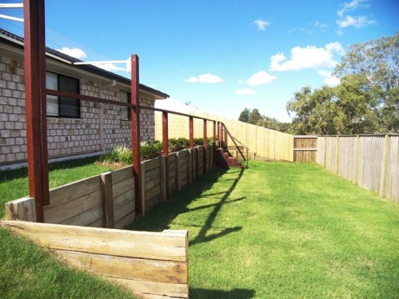 60 Ebony Crescent, Redland Bay QLD 4165